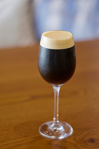 レインフォレスト・アライアンス認証農園産コーヒー豆を使用したコールドクレマコーヒー