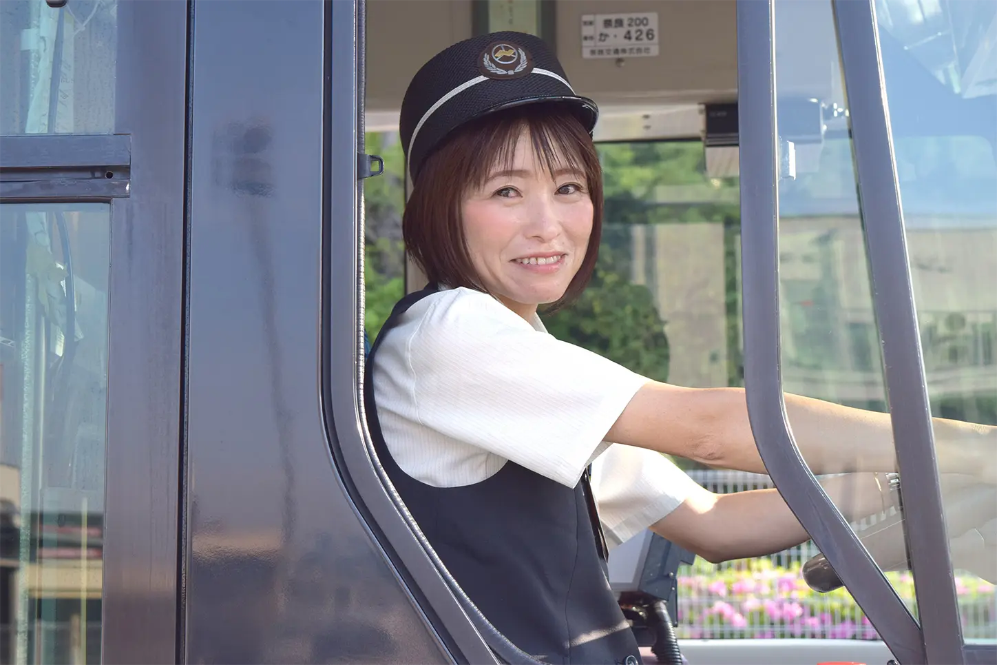女性バス運転者