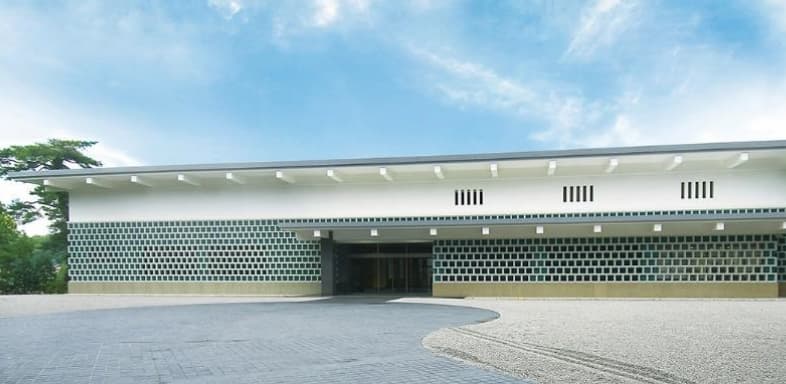 文華苑を散策しながら入館