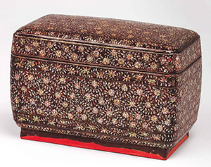 螺鈿菊唐草文小箱　朝鮮・高麗末期～朝鮮王朝初期